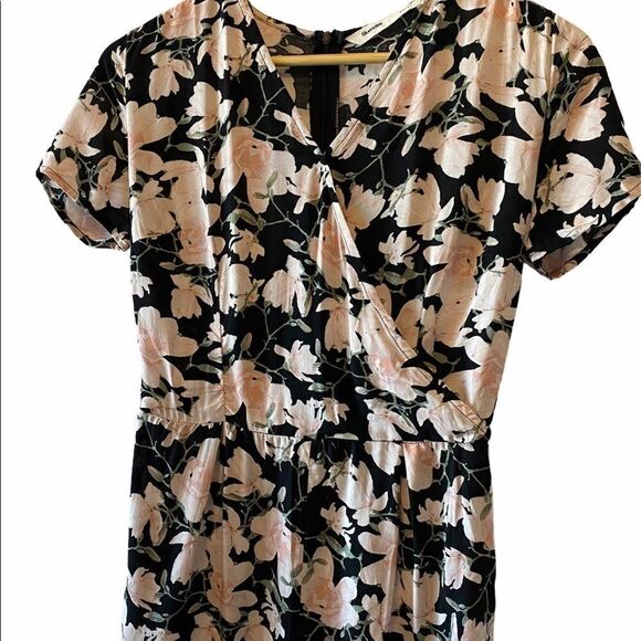 NWOT BLUENOTES Black Floral Short Sl Romper - Picture 3 of 13
